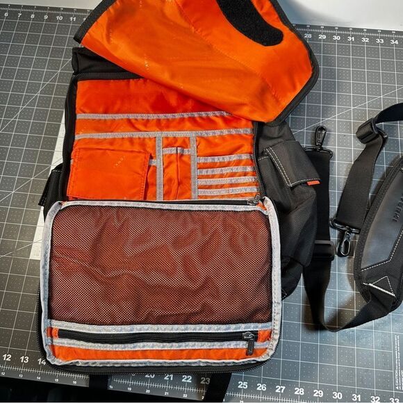 E V E R K I ® | URBANITE™ | Vertical Travel Bag | #EKS620 | BLK | XLNT - Picture 8 of 15